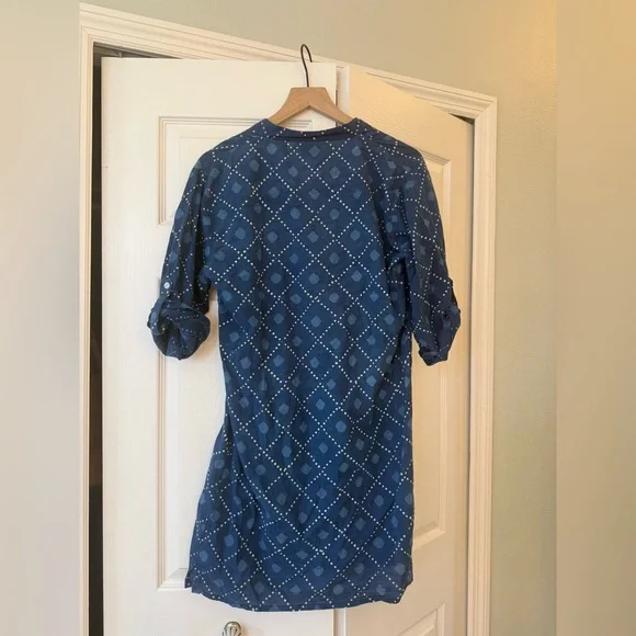 Madison Matthew’s indigo patterned dress - Picture 4 of 4